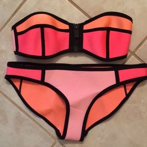 Triangl Bikini size x-small top/ small bottoms
